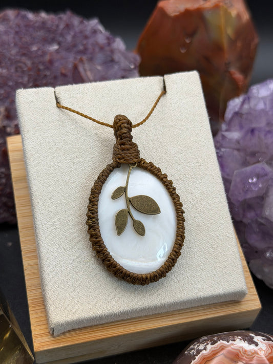 The Ocean's Whisper: Hand-Knotted Mother of Pearl Macrame Necklace