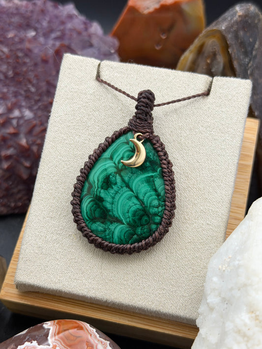 The Mossy Moon: Hand-Knotted Malachite Macrame Necklace