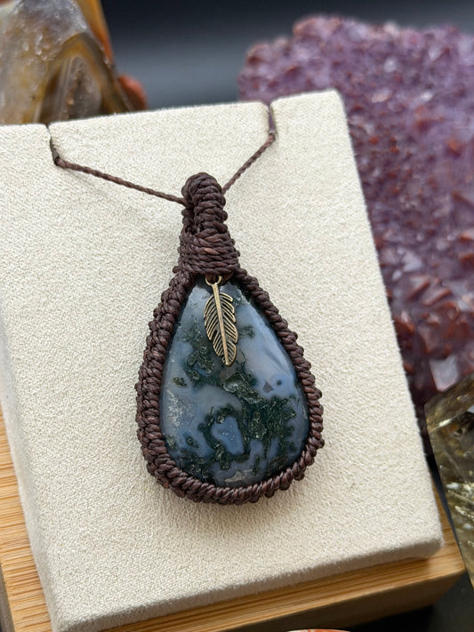 The Lichen Weave: Hand-Knotted Moss Agate Macrame Necklace