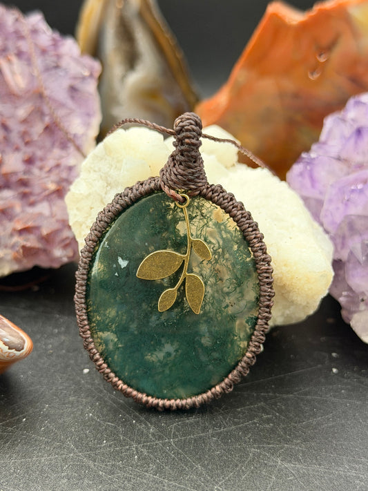 The Ancient Fern: Hand-Knotted Moss Agate Macrame Necklace