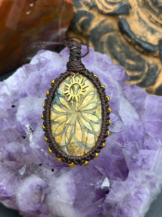 The Northern Night: Hand-Knotted Labradorite Macrame Necklace