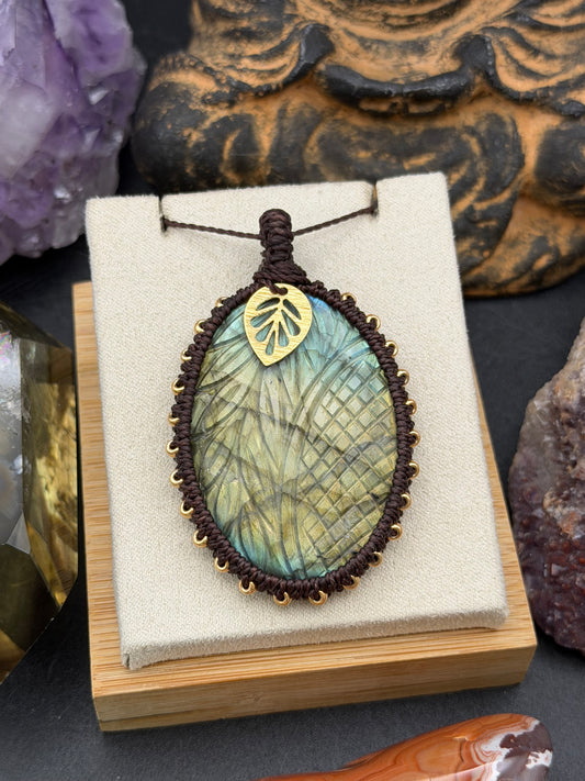 The Celestial Aura: Hand-Knotted Labradorite Macrame Necklace